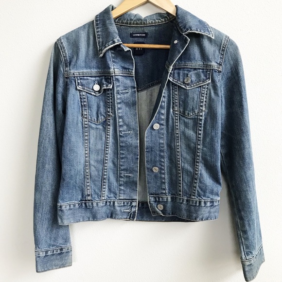 GAP Jackets & Blazers - GAP : the perfect denim jacket!